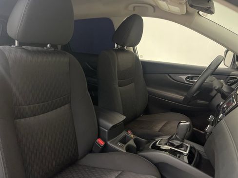 Used 2019 Nissan Rogue SV image 33