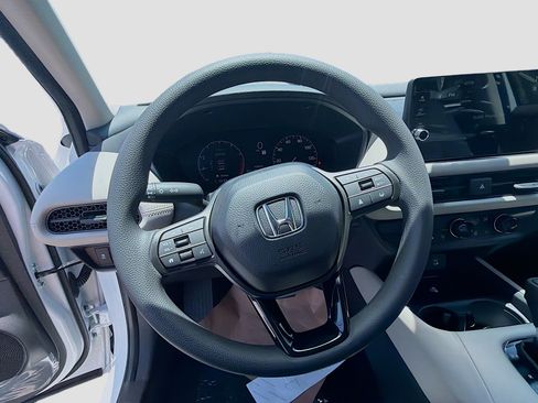 New 2027 Honda HR-V LX image 10