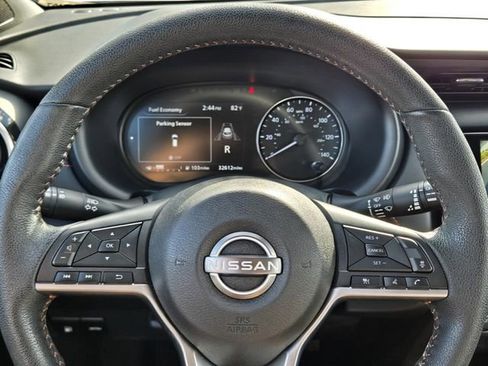 Used 2022 Nissan Kicks SR w/ Premium Package image 21