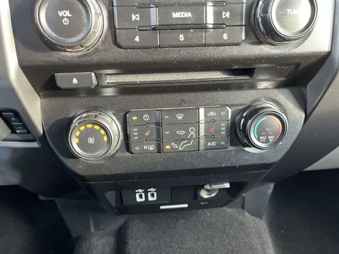 Used 2018 Ford F250 XLT w/ XLT Premium Package image 18