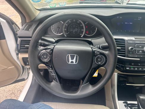 Used 2017 Honda Accord LX image 14
