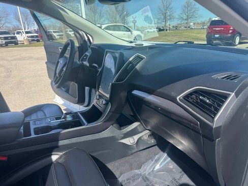 Certified 2024 Ford Edge SEL w/ Convenience Package image 32