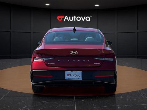 Used 2024 Hyundai Elantra Limited FWD image 4