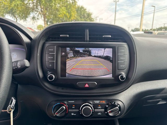 Used 2025 Kia Soul LX w/ LX Technology Package FWD image 29