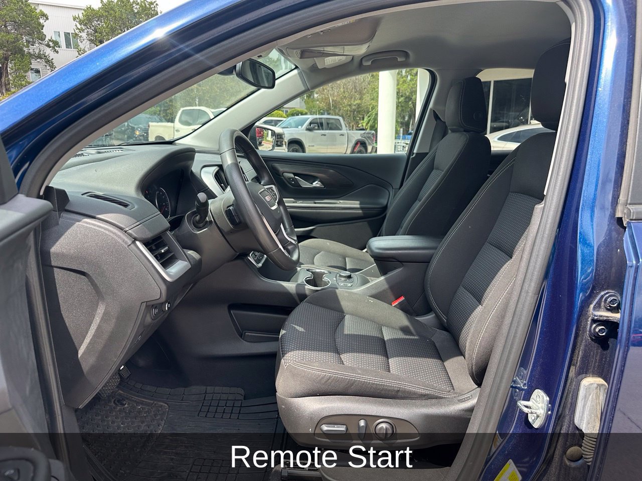 Used 2022 GMC Terrain SLE w/ Driver Convenience Package FWD image 9