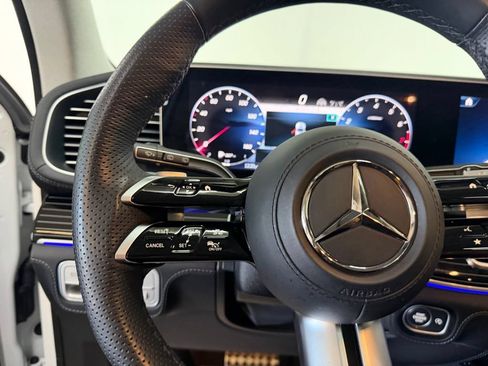 Used 2024 Mercedes-Benz GLS 580 4MATIC image 27