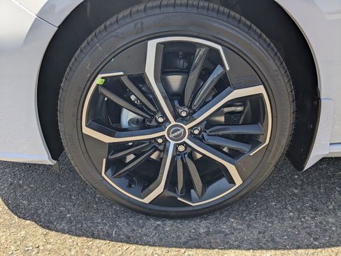 New 2026 Nissan Altima 2.5 SR FWD image 9