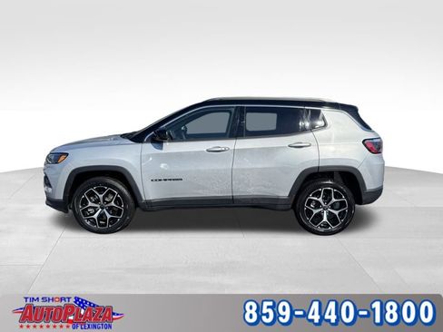 Used 2025 Jeep Compass Limited image 12