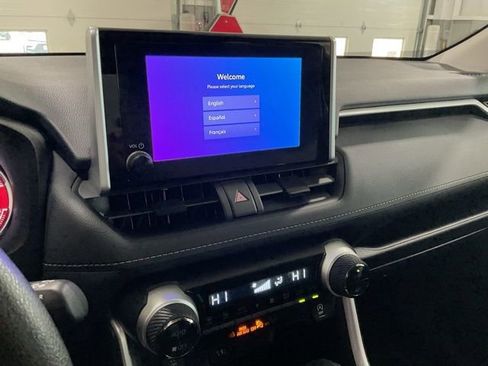 Used 2025 Toyota RAV4 XLE image 15