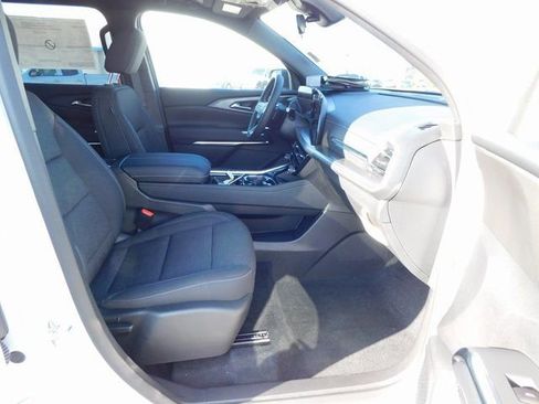 New 2026 Chevrolet Traverse LT w/ LPO, Floor Liner Package image 17