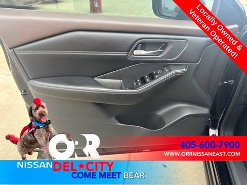 Used 2023 Nissan Rogue SV w/ SV Premium B Package FWD image 15