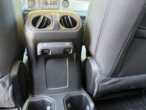 Used 2022 Jeep Wrangler Unlimited Sport image 32