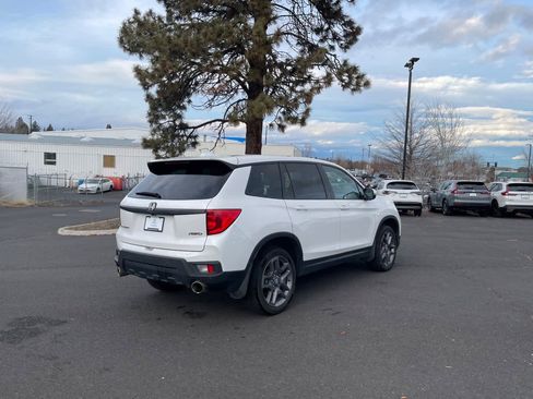Used 2023 Honda Passport EX-L image 2