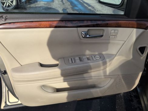 Used 2011 Cadillac DTS Luxury image 13