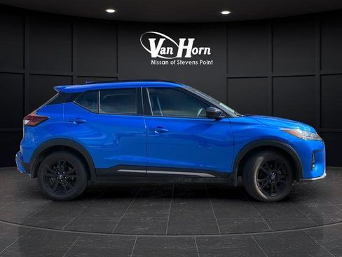 Used 2024 Nissan Kicks SR w/ SR Premium Package FWD image 8