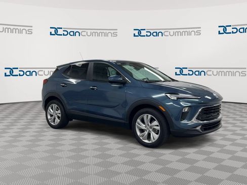 Used 2025 Buick Encore GX Preferred FWD image 2