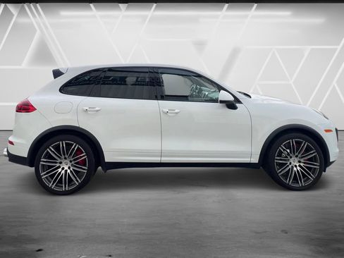 Used 2015 Porsche Cayenne Turbo AWD/4WD image 4