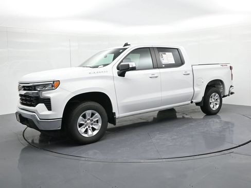 Used 2025 Chevrolet Silverado 1500 LT AWD/4WD image 1