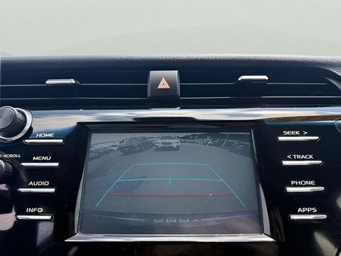 Used 2018 Toyota Camry LE FWD image 16