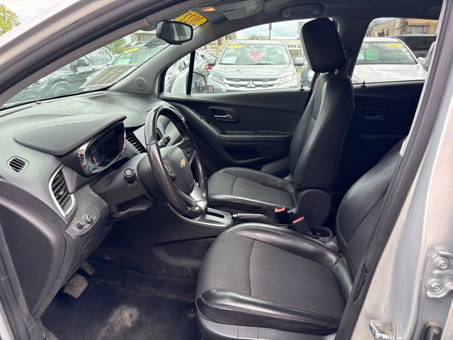 Used 2022 Chevrolet Trax LT w/ Driver Confidence Package AWD/4WD image 16