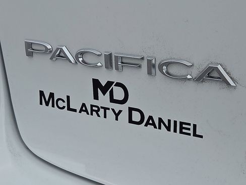 New 2026 Chrysler Pacifica Pinnacle image 9