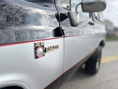 Used 1991 Chevrolet Blazer 4WD image 9