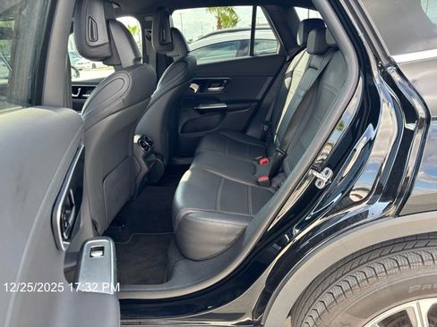 Used 2024 Mercedes-Benz GLC 300 4MATIC image 7