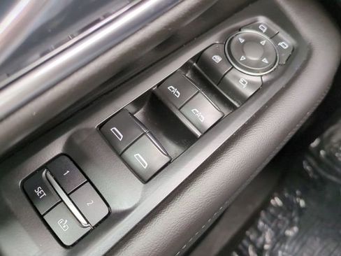 Used 2021 Chevrolet Tahoe Premier w/ Premium Package image 24