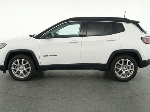 Used 2025 Jeep Compass Limited AWD/4WD image 5
