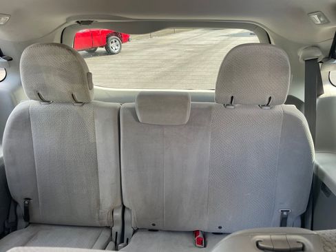 Used 2013 Toyota Sienna LE FWD image 17