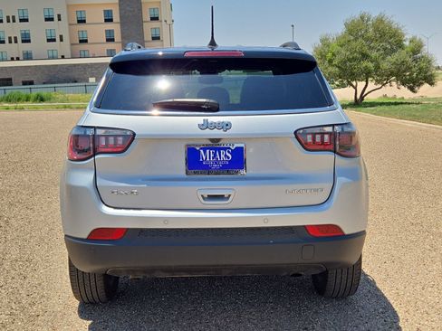 Used 2025 Jeep Compass Limited AWD/4WD image 4