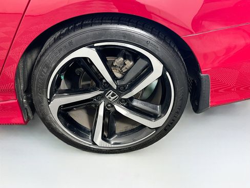 Used 2019 Honda Accord Sport image 11