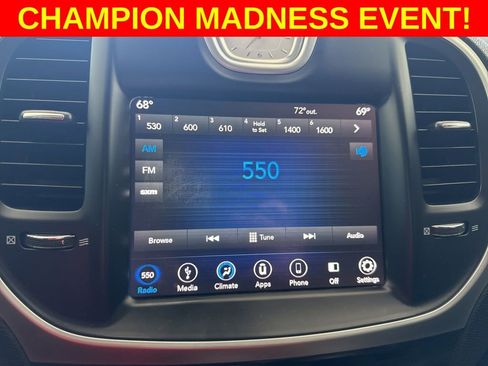 Used 2019 Chrysler 300 Touring w/ Sport Appearance Package image 17