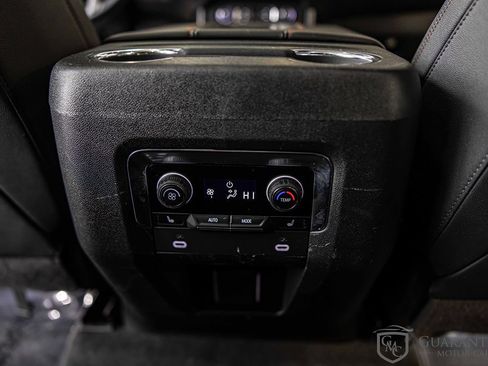 Used 2022 Chevrolet Suburban RST w/ Luxury Package image 37