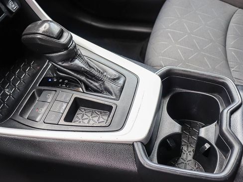 Certified 2020 Toyota RAV4 XLE w/ Carpet Mat Package FWD image 23