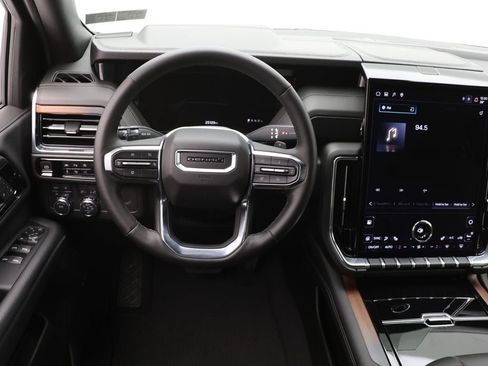 Used 2025 GMC Yukon XL Denali image 14