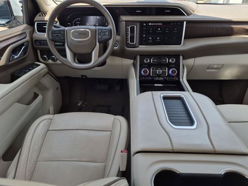 Used 2022 GMC Yukon Denali w/ Denali Ultimate Package AWD/4WD image 22