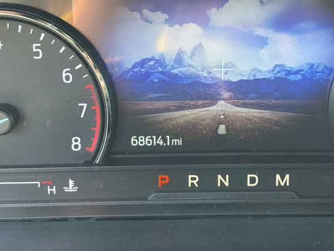 Used 2020 Ford Explorer Limited RWD image 3