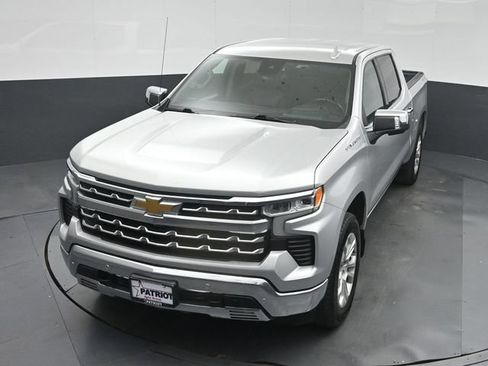 Used 2022 Chevrolet Silverado 1500 LTZ w/ Technology Package AWD/4WD image 44