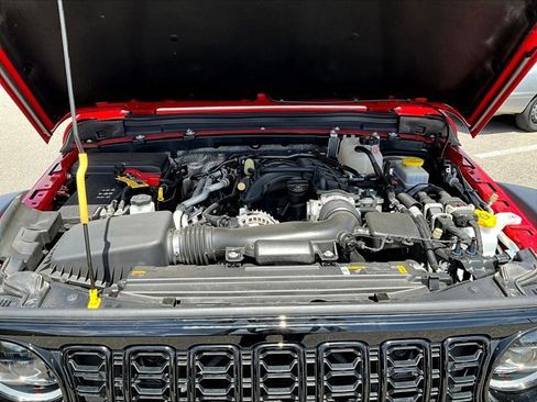 Used 2024 Jeep Wrangler Unlimited Sport AWD/4WD image 11