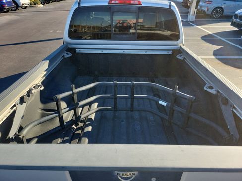 Used 2014 Nissan Frontier SV w/ SV Value Truck Package image 9