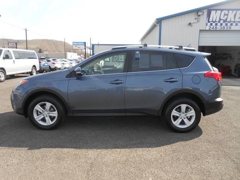 Used 2014 Toyota RAV4 XLE AWD/4WD image 6