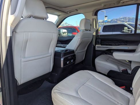 Used 2019 Ford Expedition Platinum image 30