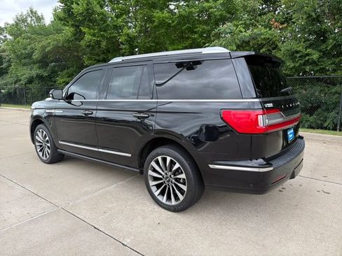 Used 2021 Lincoln Navigator Reserve RWD image 3