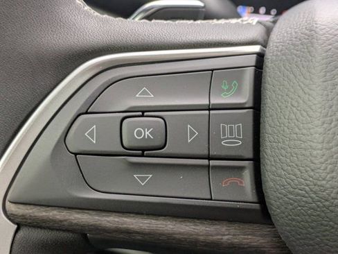 New 2025 Jeep Grand Cherokee Limited w/ Black Appearance Package image 22