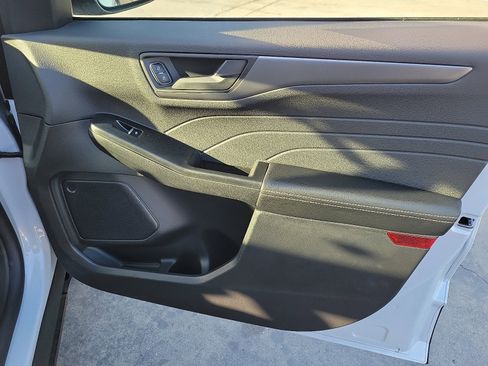 Used 2025 Ford Escape Active image 16