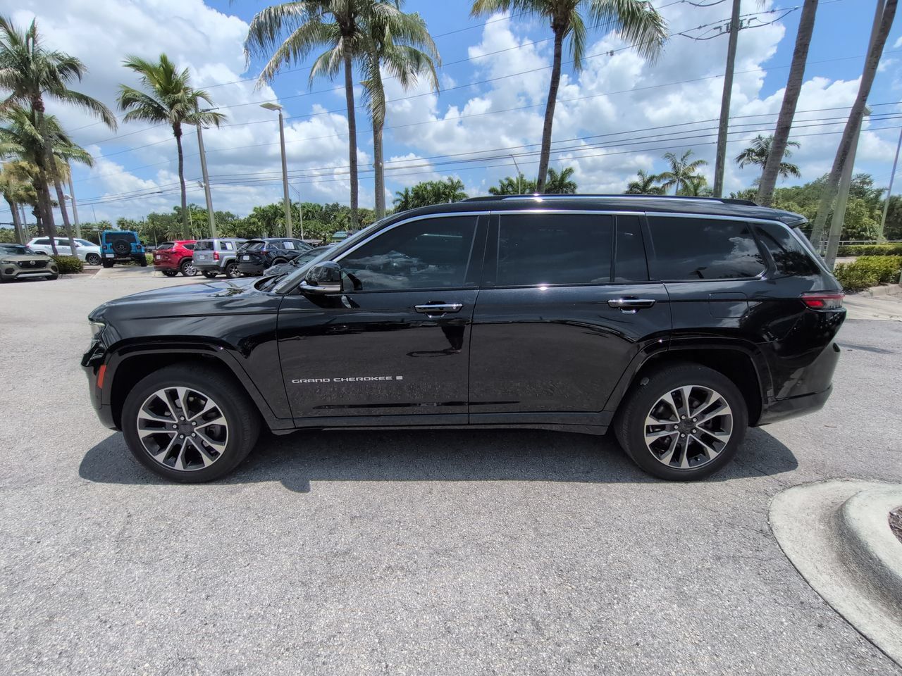 Used 2021 Jeep Grand Cherokee L Overland w/ Luxury Tech Group IV RWD image 8