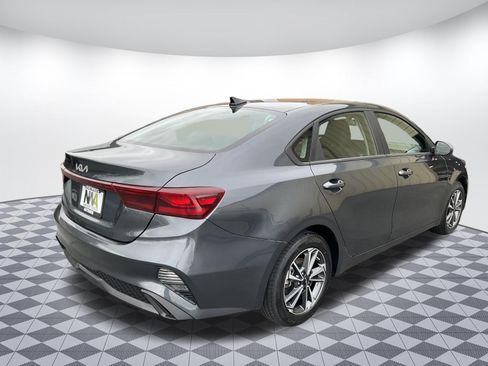 Used 2024 Kia Forte LXS FWD image 3