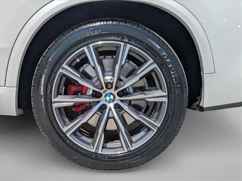 Used 2021 BMW X5 xDrive40i w/ M Sport Package AWD/4WD image 23