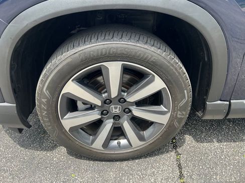 Used 2024 Honda Pilot Touring image 10